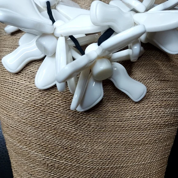 MARNI for H & M White Floral Necklace - Picture 3 of 6